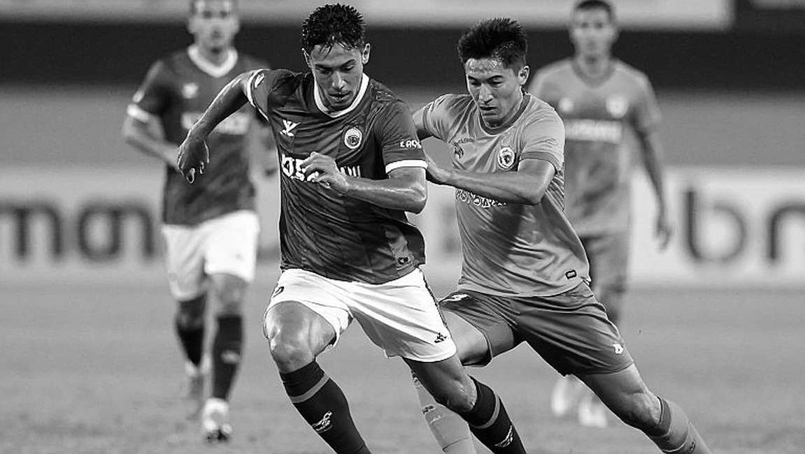Chelsea, Liverpool và hậu vệ 17 tuổi của Benfica: Cuộc đua chưa thể bắt đầu