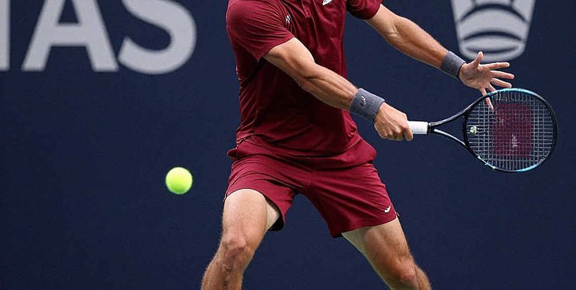 Rút lui ở Vũ Hán: Bắp chân trái của Noskova và tiếng chuông báo động cuối mùa của WTA