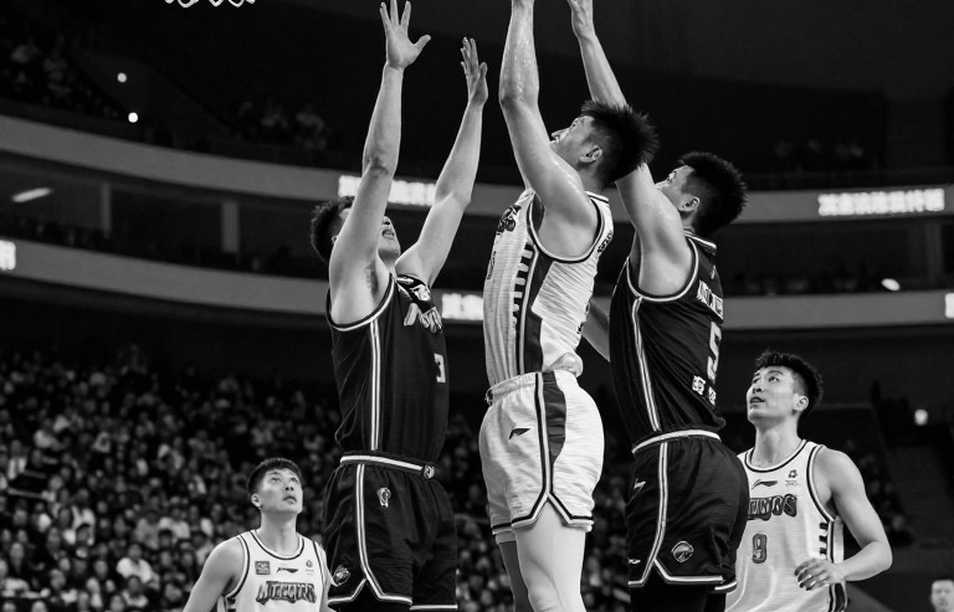 Knicks thua 76ers trong đêm đeo nhẫn: Mike Brown từ chối 'chiến thắng giả tạo' Knicks thua 76ers trong đêm đeo nhẫn: Mike Brown từ chối 'chiến thắng giả tạo'
