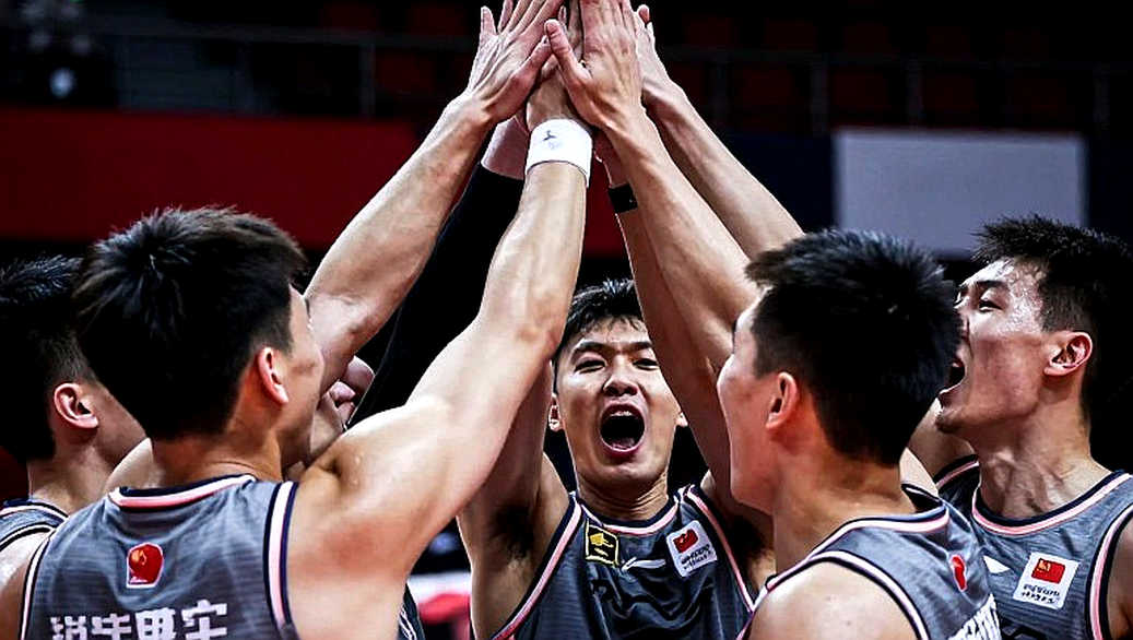 Nhịp Thở Của Một Nền Bóng Đá: Khi Dữ Liệu Im Lặng Và Con Người Vẫn Nấu Cơm Nhịp Thở Của Một Nền Bóng Đá: Khi Dữ Liệu Im Lặng Và Con Người Vẫn Nấu Cơm