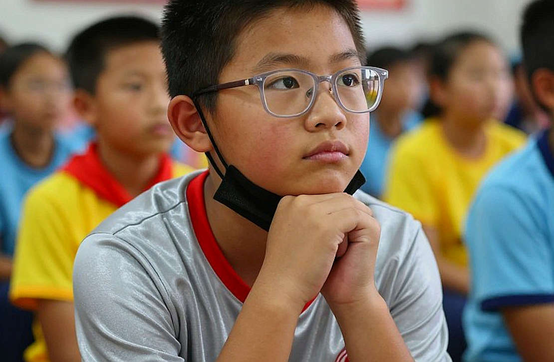 Sau tiếng còi mãn cuộc: Giải đấu lớn, những chiếc ghế trống và cái giá của việc trở thành một cái tên