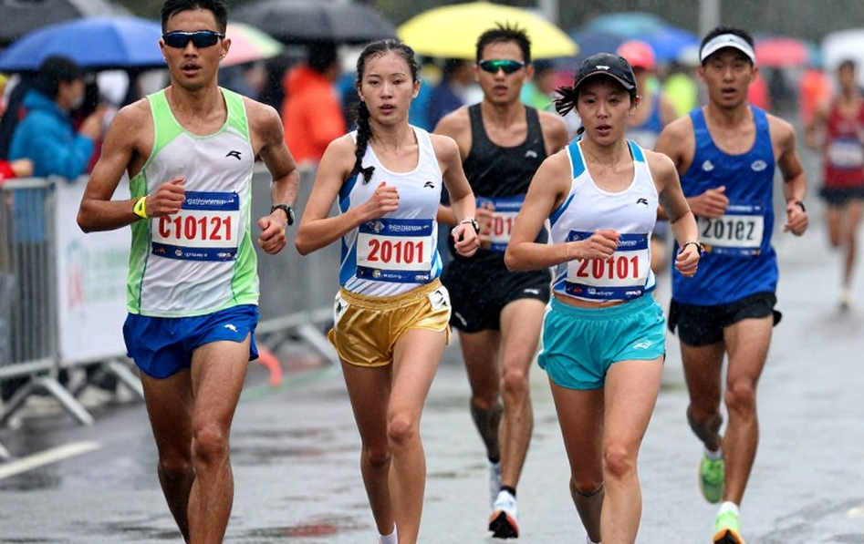 9,90 giây và khoảng trống gió: Cú nước rút định hình lại đường chạy châu Á